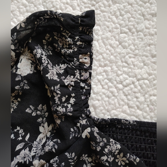 *5 for $25* Lush Med Black White Floral Blouse Sheer Sleeves Ruched Smocked Top - Picture 7 of 16